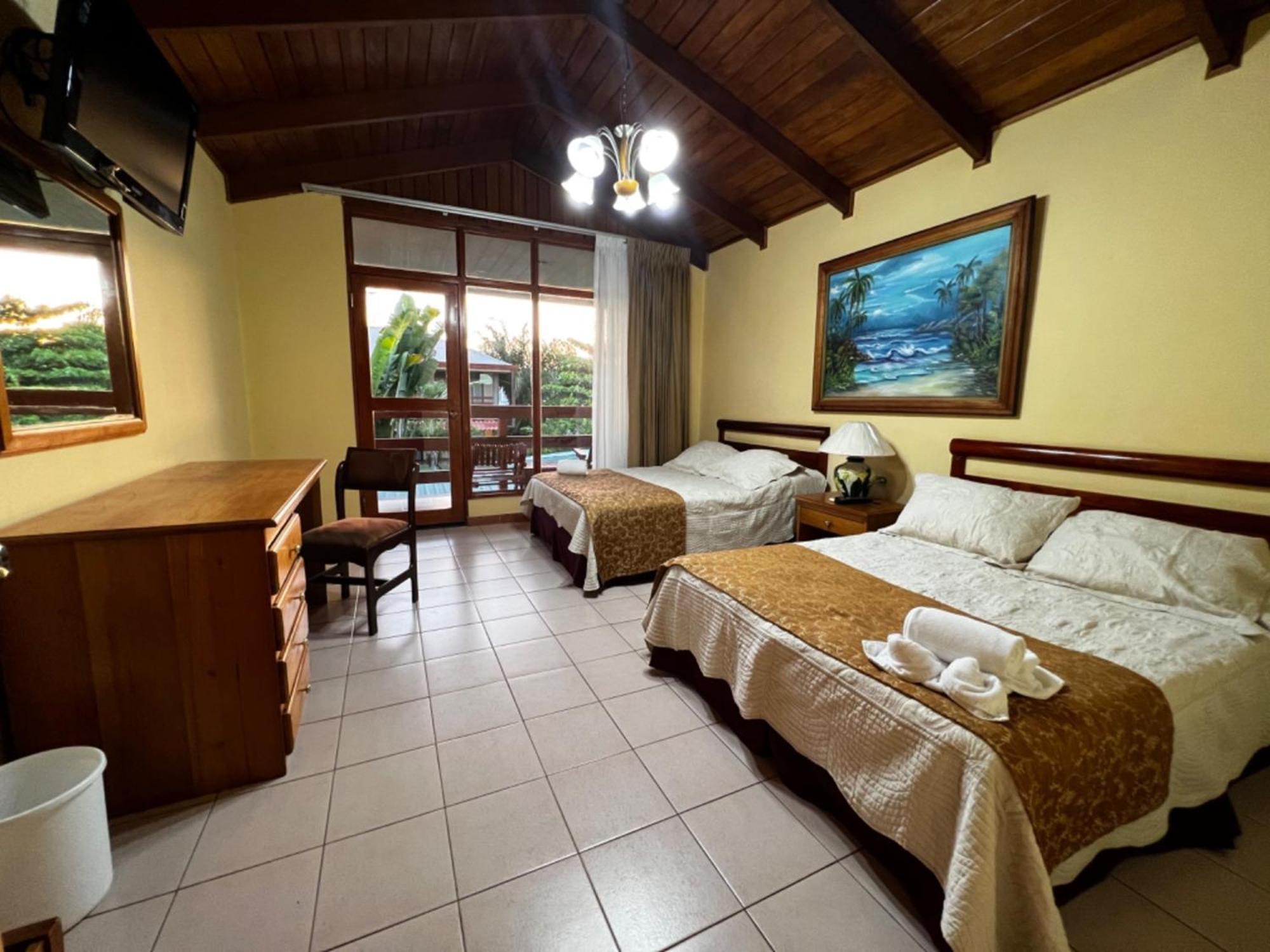 Amapola Hotel 4*